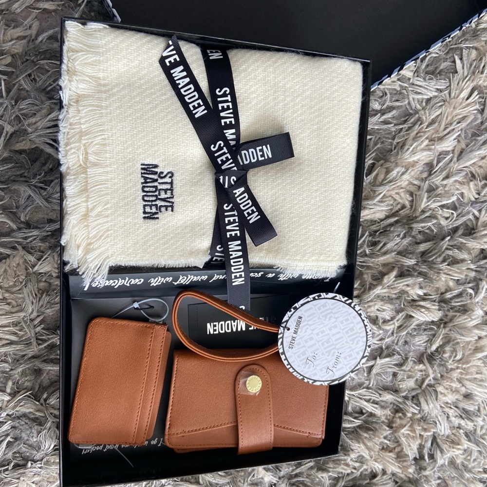 Steve Madden Gift Set